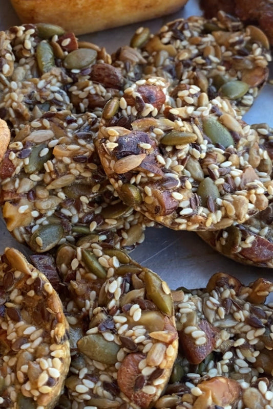 Dutch crackers with nuts & seeds  ( 100 grams) (جلوتن فري)مقرمشات المكسرات الدنماركي