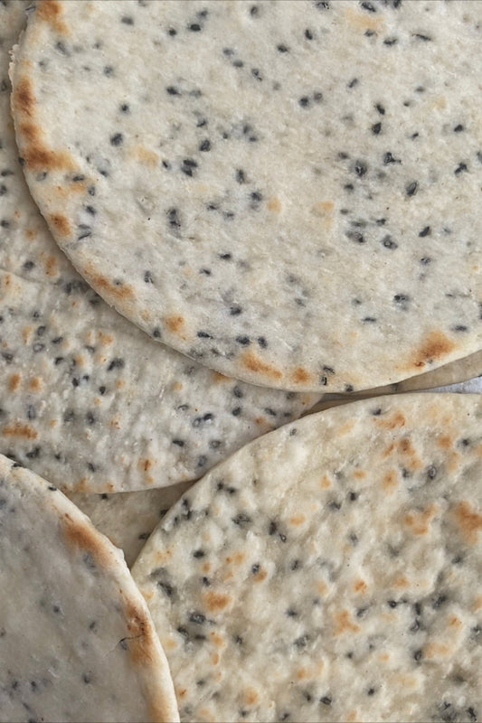 Flat Bread with black sesame (5 pieces) (جلوتن فري)خبز صاج حبة البركة