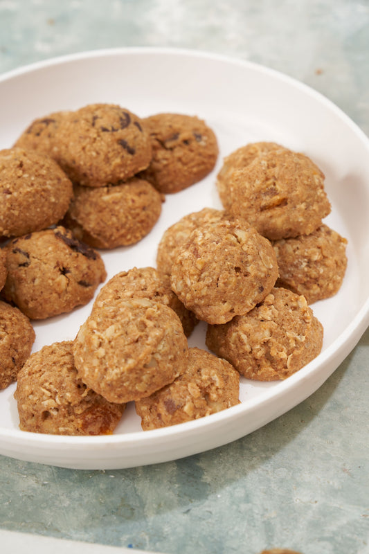 Apricot and Walnut Cookies  كوكيز الشوفان بالمشمش وعين الجمل